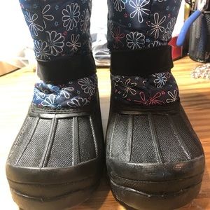 Girls Sz 13 water resistant boots READ INFO
